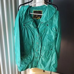 NWOT Cuesta Blanca rain cover. Size 46